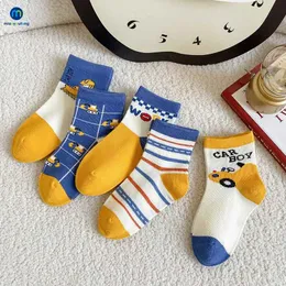 Skarpetki dla dzieci 5 pary /działka urocza komfort ciepły wysokiej jakości chłopcy skarpetki czyszczone bawełniane bawełniane dzieci hurtowe skarpetki podłogowe Miaoyoutong Y240504