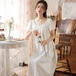 Женская одежда для сна белое цвето