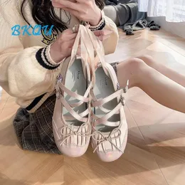 Casual Shoes Bkqu Brand Design 2024 Summer Ballet Flat Big Head Ugly Cross Pasp Luksus