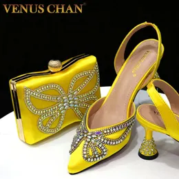 Chan gul stilig bowknot pekade tå kvinnor skor hög häl eleganta sandaler grunt munskor väska set kvinnor 240422