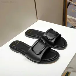 Slippers de alta qualidade Slipim de luxo de luxo Slide para mulheres V Signature Hard Comfort Sandal Grainy Cowhide Man Shoe Acessory Classic Outside Lady