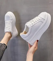 Casual skor klassisk äkta läder sneakers kvinnor whiteshoes unga damer kvinnliga varumärke kvinna vit