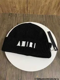 Hat Designer Männer Mütze Frauen Schädelschädel gestrickt Hut im Freien warme Hut im Herbst und Winterkappen Luxusschädel Kappen lässige sitzende 18 Farben Fashion Beanie Hut