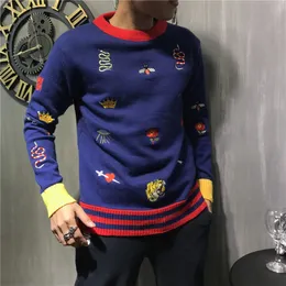 新しい到着ネーワスタイル初秋の男性セータービータイガーヘビパターン刺繍カシミア素材ファッションダークグレーと青の2色326p