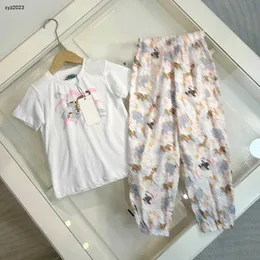 Moda Baby Tracksuits Summer Kids Designer Roupos Tamanho 90-160 cm Tigre T-shirt Print e várias calças estampadas de animais 24April