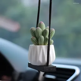 Decorative Figurines Creative Resin Cactus Car Pendant Mini Decoration Modern Simplicity Tiny Succulent Light Luxury Crafts