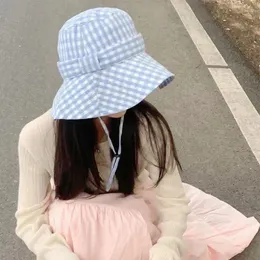 BERETS KOREANバージョンINSボウ格子格子ビッグブリムサンハット夏の通気性薄い風の抑制性レースアップ女性折りたたみ式バケツ帽子GORRAS