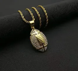 Hip Hop Men039s Goldfarbe Edelstahl Rugby -Anhänger aus Kubikzirkonia Bling Football Rock Halskette Jewerly5720163