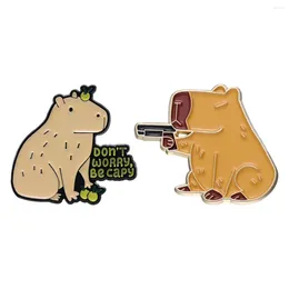 Brosches oroa dig inte var cappy emalj pin tecknad söt capybara ryggsäck smycken för barn kvinnor lapel hatt gåvor
