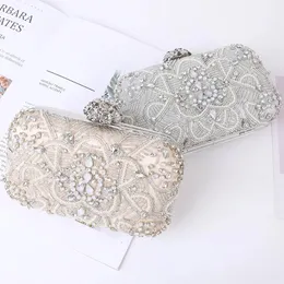 Luksusowy projektant Diamond Evening Crystal torba zszyta sznurka sznurka szkolakowa Women Wedding Party Bor B lśniące z koralikami ręcznie robionymi torbami 240430