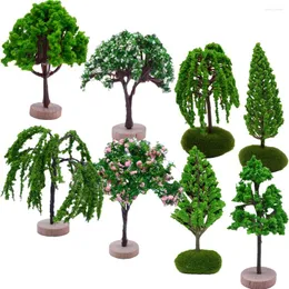Dekorative Blumen 8 PCs Mikro Landschaftsbaum Garten Dekor Mini Model Sand Tisch DIY Künstliche Miniatur gefälschte Plastikbäume Pflanzen Pflanzen