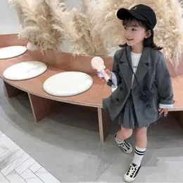 Set di abbigliamento ragazze set primavera estate 2024 cappotto solido e gonna leggera sottile due pezzi casual comodi bambini