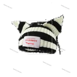 Bancos de gorro/crânio Novo amante de moda fofo Boy Kary Knit Double-cam-camada quente raposa ouvido de lã Hat niche design mulheres personalidade chapéu de frio 9549