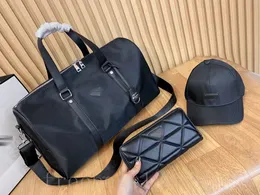 Topp 3 -stycken Set Designer Tote Bag Duffel Bag Chain Travel Bag Outdoor Läder Tryckt randigt brev Mjukt Singel Overdimensionerad Designer Travel Bag Makeup Bag Herrväska