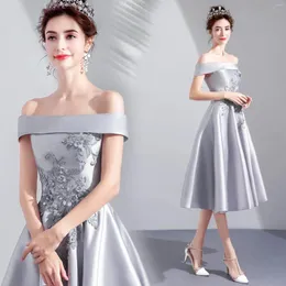 Etniska kläder Elegant klassisk nyhet Cheongsam Evening Prom Party Dress Silver Grey Medium Längd Vestidos Sexig av axel 3xl klänningar