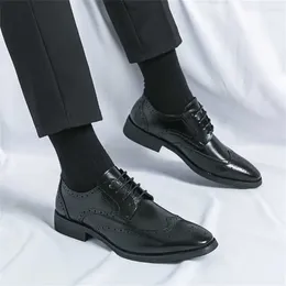 Kleidungsschuhe Erhöht die Höhe der Größe Weiß für Männer Luxus-Stiefel-Sneakers Hochzeitssportsaison High-Tech
