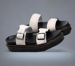 Slippers Slippers Beach Shoes Minecraft Dams Slides For Seniors Heren Women Summer Cowhide äkta läder Solid Sport Buckle 2021 3003757