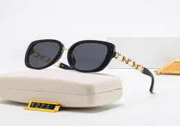 Óculos de sol de designer de verão para homens Mulheres moda de design escavado para escavado óculos 7 cores1247582