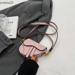 Bolsas de noite bolsas de sela bolsas noturnas sela de couro pU crossbody shouler bolsa para mulheres bolsas designer versátil sólida fêmea saco de saco de luxo femme 270