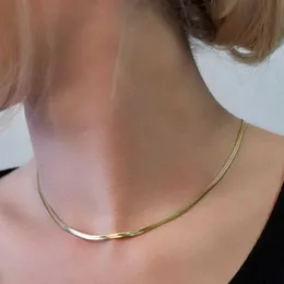 Anhänger Halsketten 2024 Gold Edelstahl Schlangenkette Halskette und Büroclip Multi -Layered für Frauen Schmuck Geschenke Whale Q2404301 geeignet