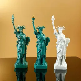 Dekorativa objekt Figurer Harts Staty of Liberty Vintage Model Figurines Abstract Figurer Godinnes Collection Interior Office Desktop Decoration T240505