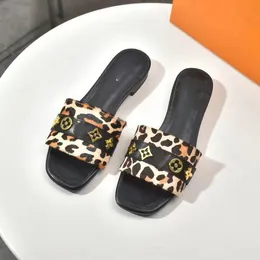 Lås den platta sandaler kalvläder kvinnor lady flicka yttersula Sommarguldton Circle Buckle Accessory Mule Slides Slid Thong Sandal Shoes Size35-42 11