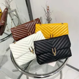 Cross Body Womens Bag 2023 Nowy mody swobodny V-wzrok rombiczny łańcuch haftowy Messenger Mała kwadratowa torba na jedno ramię na telefon komórkowy