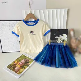 Moda Baby Tracksuits Summer Kids Designer Roupos Tamanho 100-150 cm Camiseta colorida de ursinho de pelúcia de teddy e saia de renda azul 24April