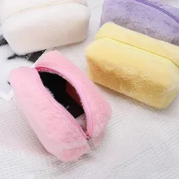 Kozmetik Çantalar Peluş Çanta Macaroon Renk Tatlı Büyük Kapasiteli Depolama Taşınabilir Kalem Erkek ve Kadınlar Evrensel