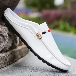 Tênis de vestido tenadores de verão Baotou Meio chinelos Sapatos de couro de couro homens homens calçados de calçados respiráveis scarpe uomo tenis masculino 240506