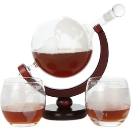 World Globe Whiskey Decanter mit dunkel fertiggestelltem Holz -Still -Bar -Trichter und 2 passende Brille 850 ml 240429