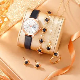 腕時計6PCSレディースファッションシンプルなデザイナースターデジタルラインストーンレザークォーツウォッチフルダイヤモンドノートセット