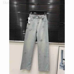 Kvinnors jeans designer märke 2024 vår ny hög midja ljusblå för smala och mångsidiga raka smala golvdragande byxor 95ic