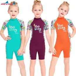 Suits Children's Swimsuit Girl's Sunshreen UPF 50+ Onepiece nurkowe garnitur Krótkie rękawie WetSUT Kid's Beach Faile Suspear