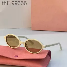 MIUI Sunglasses para mulheres designers de mulheres refinadas elegância elegância Ultralightweight istético Glamour Premium Versão Oval Prescription Glasses CMET