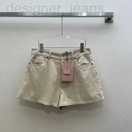 Frauen -Shorts Designer Frühjahr Neue Miu Sport- und Freizeitstil fauler Mode vielseitiger Briefaufkleber Corduroy N000