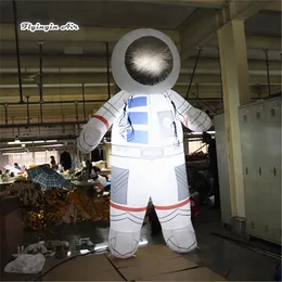 Partihandel 2,5 m LED Uppblåsbar astronautdräkt utomhusbelysning Blow Up Spaceman Model for Parade Night Decoration