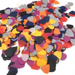 100pcs Gitarrenpicks Plectrum Celluloid Elektrische Elektro -Gitarren -Pick -Bass -Akustik -Gitarrenzubehör Dicke 0,5 mm/0,75 mm/1,0 mm