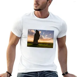 Tampo masculino Anel de Brodgar em Sunset Orkney Isles Scotland T-shirt Korean Fashion Summer Top Man Roupas Mens camisetas gráficas