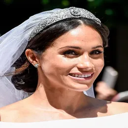 2018 European Megan Princess Crystal Crown Fashion Bridal Hair Akcesoria na nakrycia głowy Akcesoria ślubne Tiary Crown 213z
