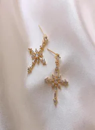 KOFSAC Fashion 925 Gümüş Saplama Küpe Kadın Mücevherleri Yeni Parlayan Kristal Çapraz Altın Küpeler Lady Yıldönümü Aksesuarları294F9133625