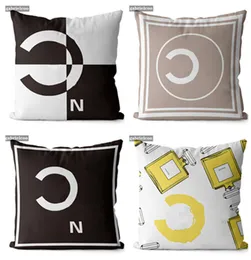 Designer Throw Pillow Black and White Throw Pillow Letter Logo Tryckt Hemkudde Cover Soffa Decoration Cushion 45 * 45cm Pillow Core Löstagbar