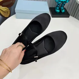 Bahar Sonbahar Loafers Moda Kadınlar Gümüş Deri Sıkıştırma Ayakkabı Marka Deigner Kadın Yuvarlak Toe Dad Tepeleri Yeni Ayakkabı