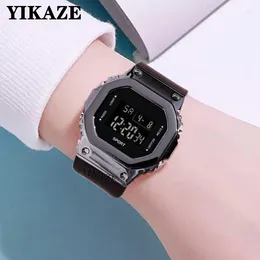 Zegarki cyfrowe Yikaze Yikaze dla kobiet klasyczne zegarek wojskowy na świeżym powietrzu wielofunkcyjny Waterproof Waterproof LED Electronic Wristwatch