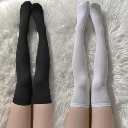 Skarpetki dla kobiet solidne kolory seksowne czarne białe długie zapasy nad cielę Lolita jk cosplay damskie pończochy na uda