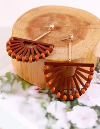 2020 Vintage -Sektor handgefertigtes braunes Gewebe Holzropfen Ohrringe für Frauen trendy geometrisches Holz Statement Ohrring Korean Schmuck15821157