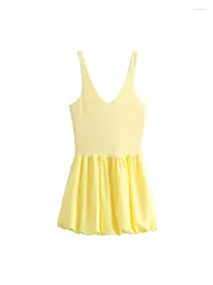 Повседневные платья сексуальные леди модные лоскутные изделия без спинки желтые летние мини -платье девушки 2024
