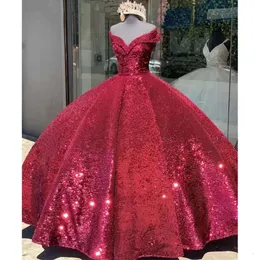 Dark Quinceanera Abites Red Bilankly Paiugini dalla lunghezza del pavimento della spalla Sweet 16 Pageant Ball Abito da sfera su misura OCN FORMALE OCN VEStitidos