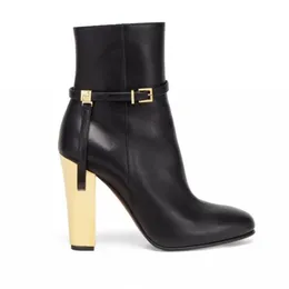 Toppkvalitet äkta läder högklackade ankelstövlar Designer Block Heel Buckle Decoration Boots Kvinnor med utskuren detalj och guldfärgad metall sida Zip Shoes35-42