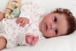 Dockor 20 tum oavslutad Miley Reborn Doll Kit Doll Omålade delar med kropp och ögon mjuk beröring färsk färg